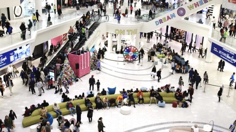 Governor reveals bomb threat forces urgent evacuation of New Jersey mall on Black Friday