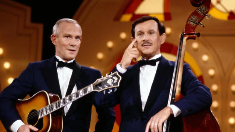Tom Smothers, the Beloved Half of the Legendary Smothers Brothers Comedy Duo, Passes Away at the Age of 86