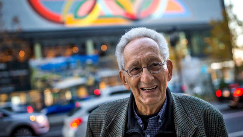 Pioneering Minimalist Artist Frank Stella Passes Away at 87