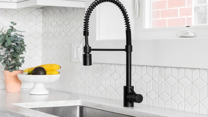 "Discover the Luxurious Convenience of Multi-Functional Kitchen Faucets: Are They Worth the Investment?"
